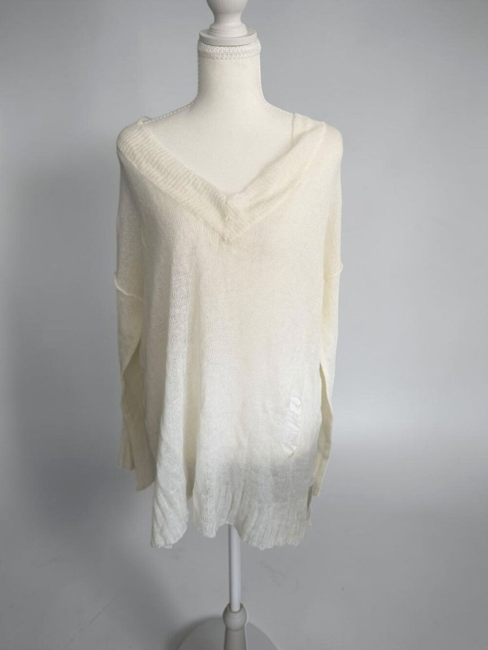 POL Cream Lightweight Distressed Sweater Size Small